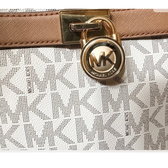 MICHAEL KORS HAMILTON TRAVEL MESSENGER CROSSBODY BAG MK VANILLA/ACORN. - Picture 6 of 8